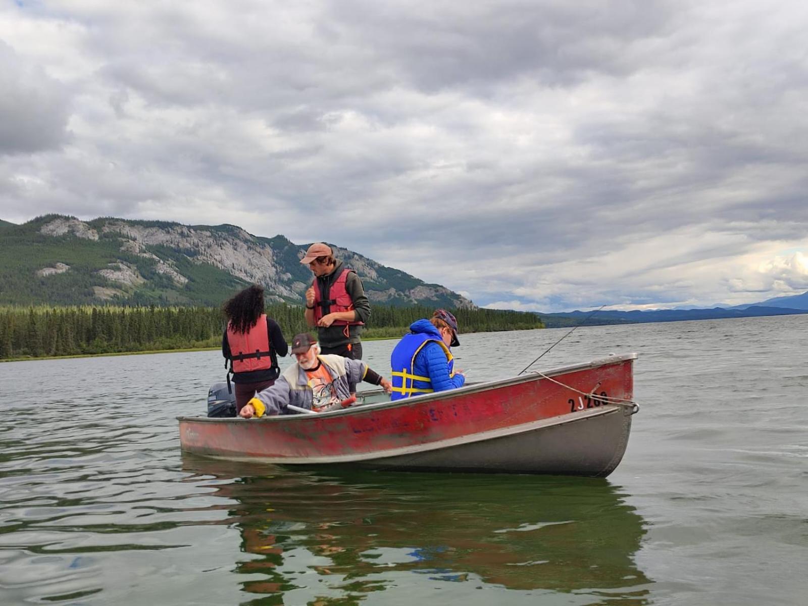 Little Atlin Lodge Tagish Экстерьер фото